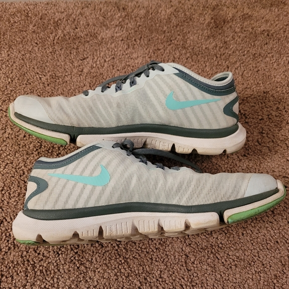 womens size 7.5 Nike - Picture 4 of 8